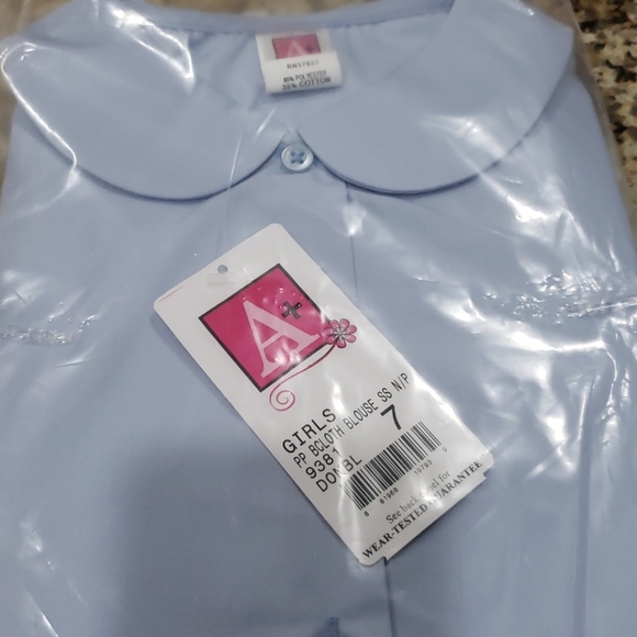 Girl school uniform - Picture 2 of 5